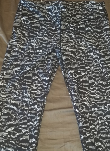 Womens Workout Capri Pants. Size M. - Picture 1 of 1